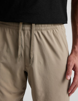Close-up of the beige Pivotal 2.0 Men's Short 7
